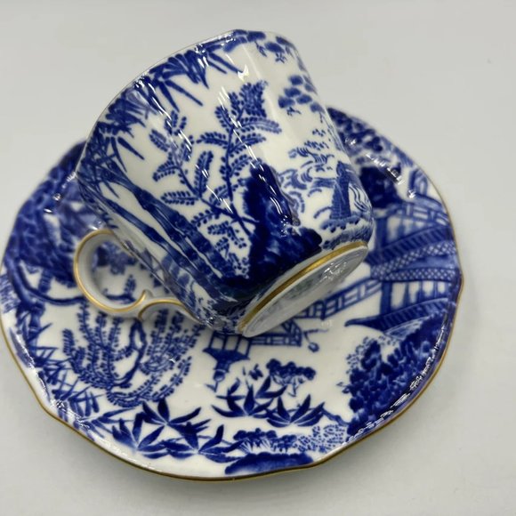 Royal Crown Derby Mikado Blue Oriental Tea Cup and Saucer Set - Picture 8 of 10
